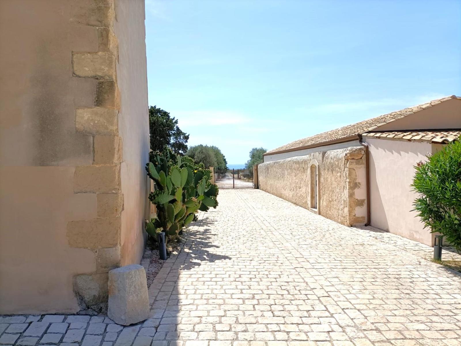 Ballium Luxury Relais Avola Exterior photo