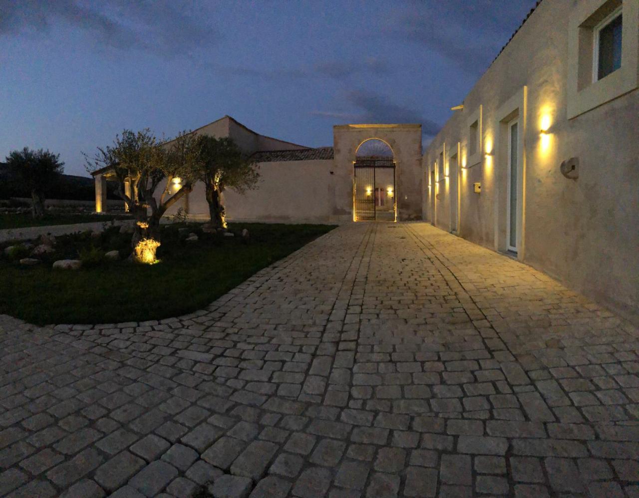 Ballium Luxury Relais Avola Exterior photo